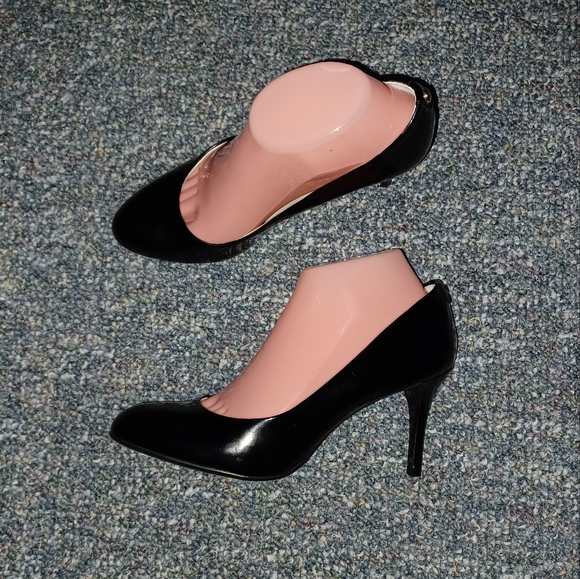 Michael Kors Shoes - Michael Kors | Black Patent Leather Pumps